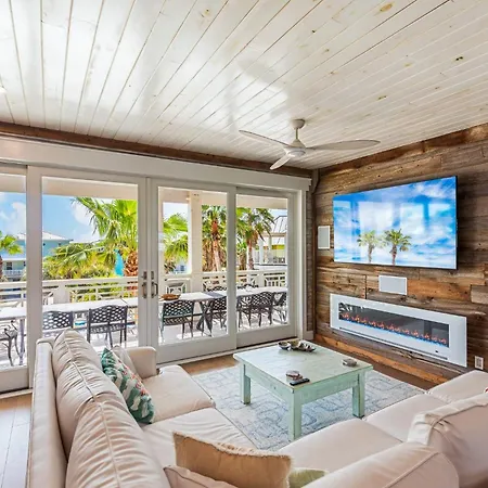 Palm Breeze - Ocean Views Golf Cart Game Room